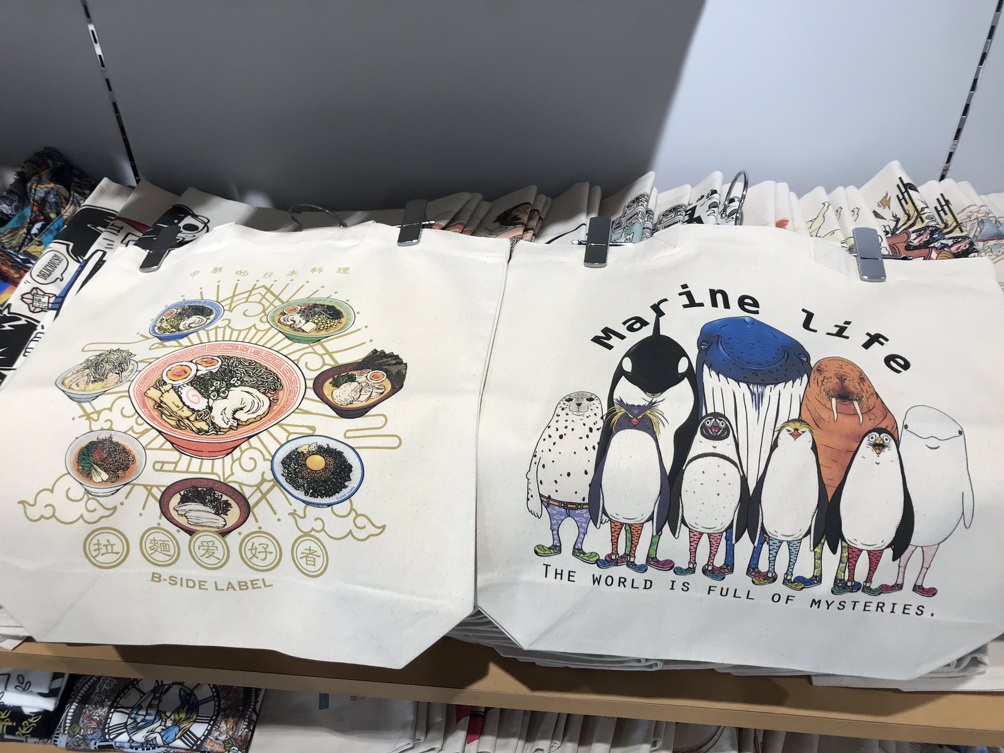 ステッカー屋 B Side Label 心斎橋店 直営店にてご当地ステッカー 新作トートが登場 ステッカーは兵庫 北海道ver で トートは海の生き物 麺たち Bsidelabel ビーサイドレーベル直営店 Sticker 大阪 Osaka 心斎橋 Shinsaibashi