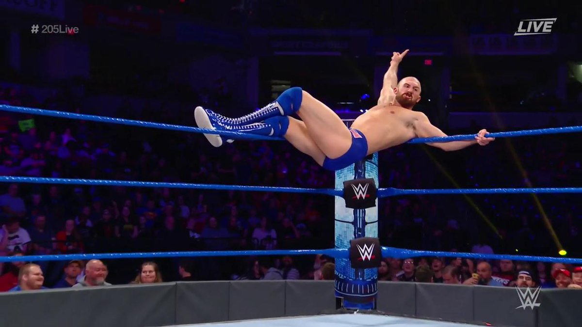 SO IS ONEY ☝️#205Live @_StarDESTROYER https://twitter.com/WWEUniverse/status/1185383165491179520 …