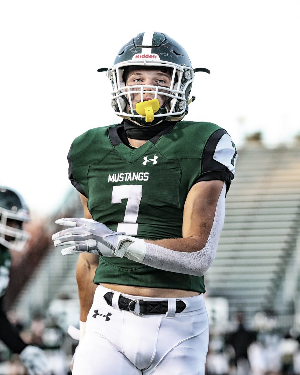 scottmayberry's tweet image. Congratulations to Strongsville’s Garret Clark who sets a Strongsville record with SEVEN TDs in the Mustangs win over GCC rival Elyria 🐎🏈🏈🏈🏈🏈🏈🏈 #LockedIn #MustangsLegend