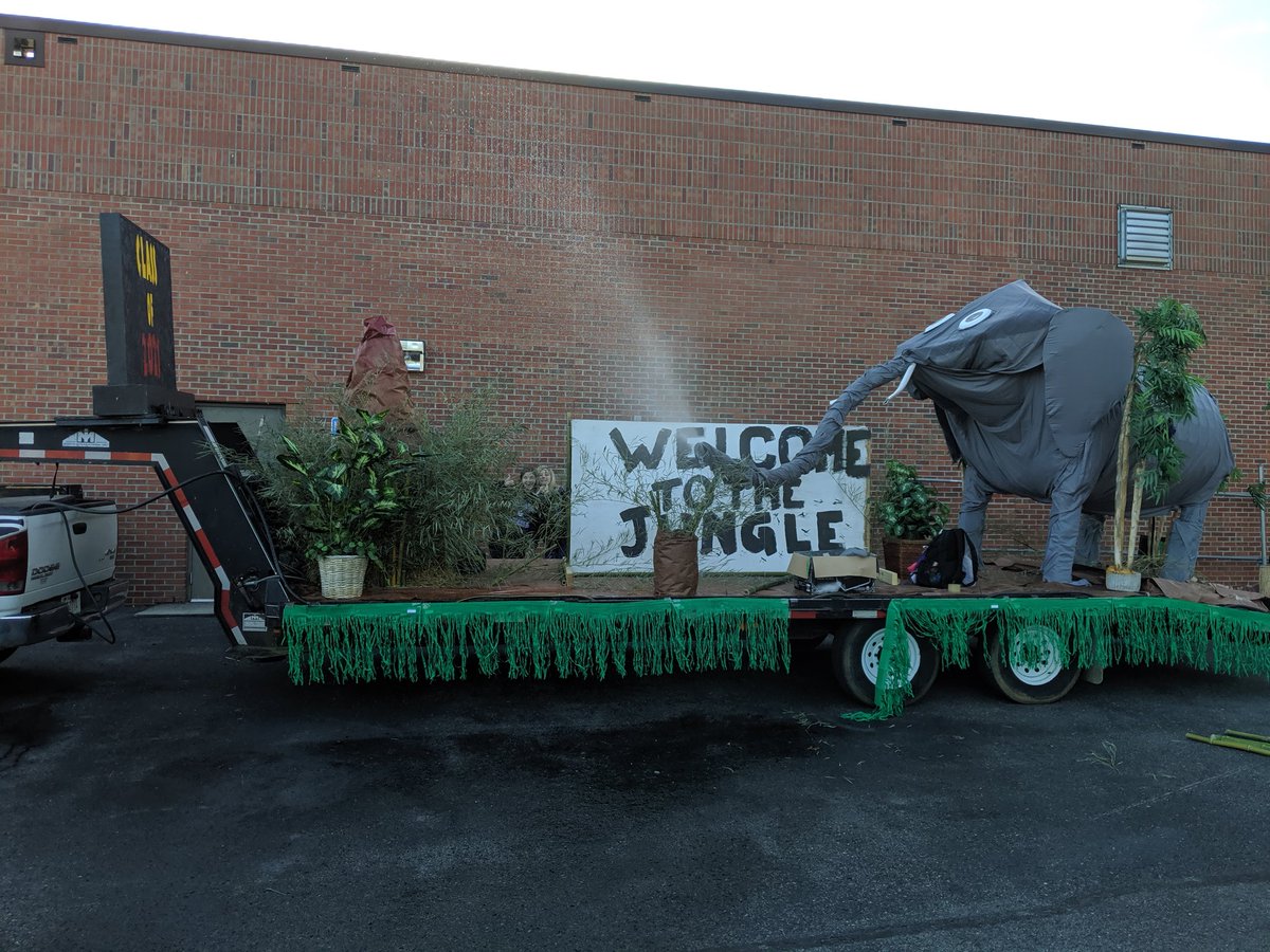 SequatchieHC's tweet photo. #SChoco19 Junior Float https://t.co/5jN4bFYeFU
