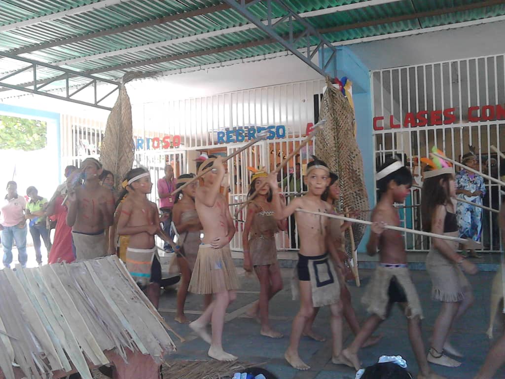 #RegresoAClasesVictorioso  U.E. “José Antonio Ramos Sucre” Conmemoró el Día de la Resistencia Indígena. <a href="/NicolasMaduro/">Nicolás Maduro</a> @psuvaristobulo <a href="/EdwinRojasM/">Edwin R</a> <a href="/karsanc/">karenly Sanchez N.</a> 🥳🥳