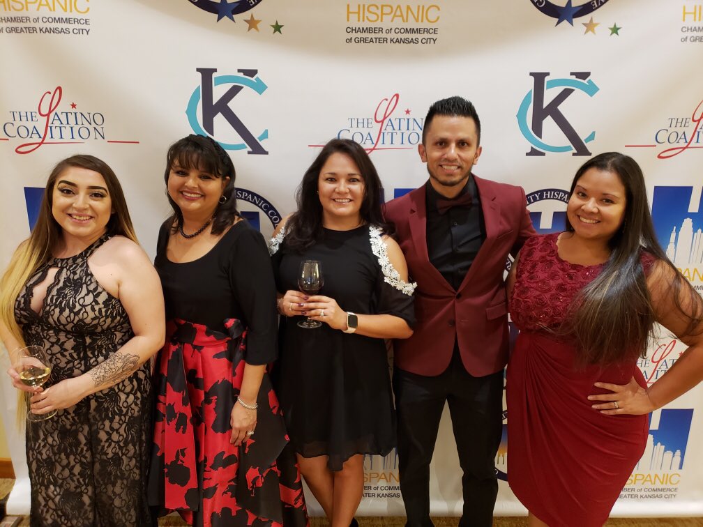 EnlaceErg's tweet photo. With the Sprint @EnlaceErg , Oasis ERG , Mexican Cónsul and Telesales team at the Hispanic Chamber of Commerce of Kansas City @hccgkc 42th anniversary Gala @FlowerKelley @LeonFit24 @susana59975104 @lookcle @ConsulMexKan https://t.co/T60bATBwWG
