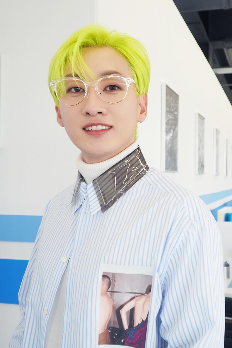 FrenchDalnim_'s tweet photo. [ SMTOWN naver update ] 191019 (3/3)

ENG: SUPER Clap MV's behind the scenes
FR: Coulisses du tournage du clip SUPER Clap

https://t.co/MZYCchRq0c https://t.co/Li2oXB5HoG