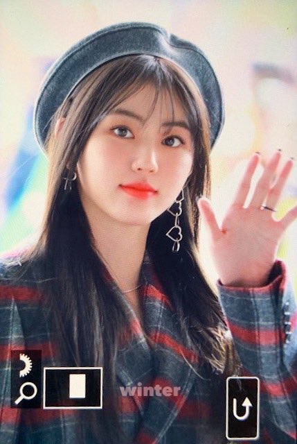 winter000106's tweet photo. 191019 프리뷰

내가돌아넹글넹글 (๑º ﾛ º๑)

#CLC #은빈 #권은빈 #씨엘씨
@CUBECLC https://t.co/JGhtEelBNW