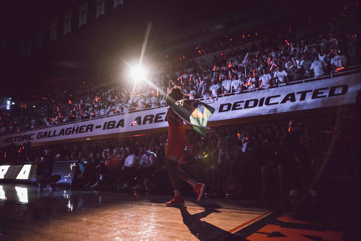 OSUWBB's tweet photo. What can we say? We like to make an entrance! 
#okstate | #OurTime https://t.co/CWWQ2izvhe