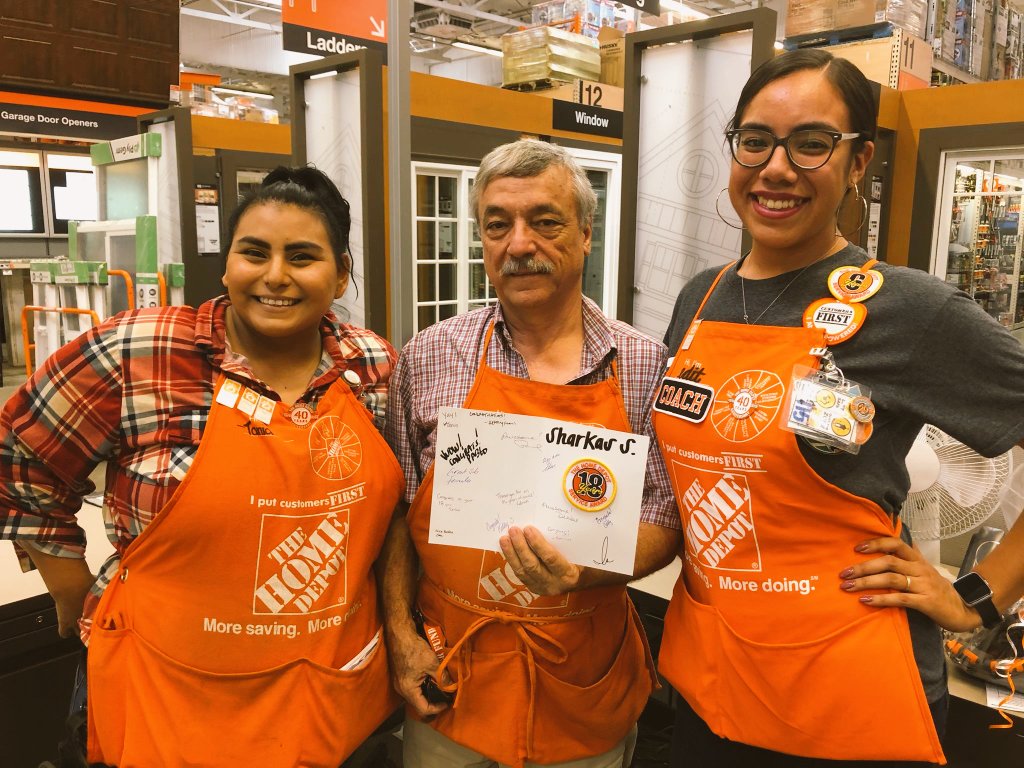 A little wrap up for the week at 0601 Corona HD😊.A little recognition to Nikki in D24 for all you do!, Happy Anniversary to Sharkas D30 Big 18!, and lastly welcoming our new hires to The Orange Blooded Family. #0601AllIn <a href="/hduron82/">Henry Duron</a> <a href="/LisaFerence/">Lisa Ference</a> <a href="/andresms07/">Drew Mtz</a>
