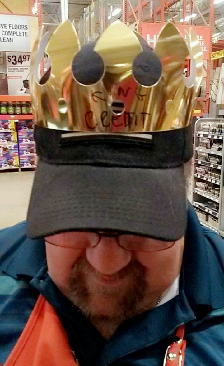 Cashier King Ed and Service Desk Queens Irene and Michele <a href="/2702_hd/">2702HD</a>