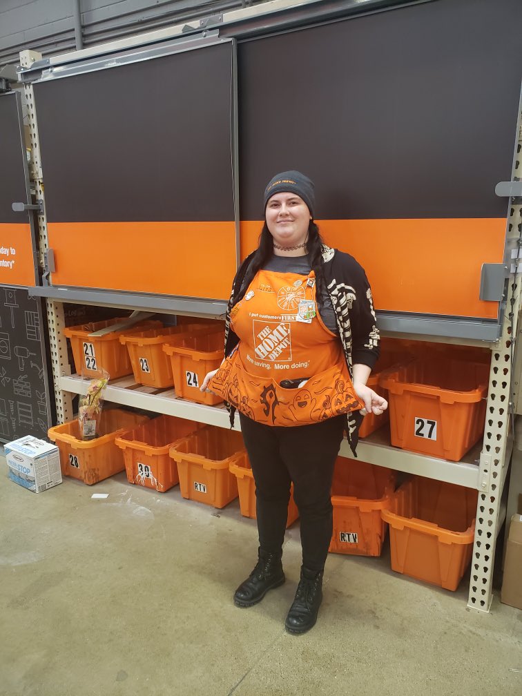 We had a ball decorating our aprons today <a href="/2702_hd/">2702HD</a>