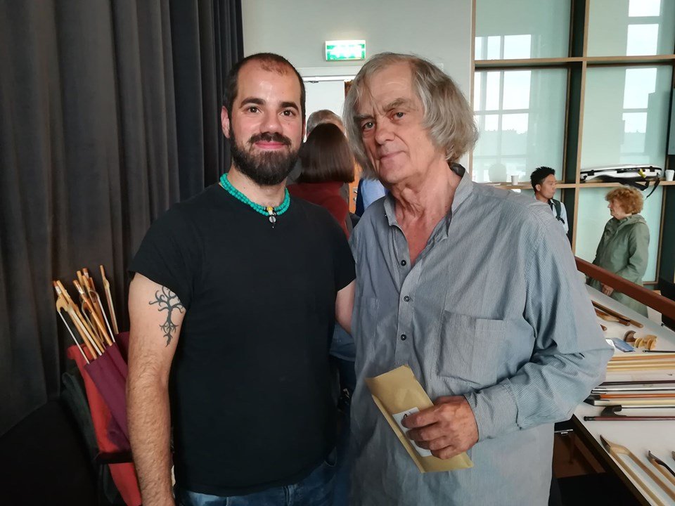 Do you recognise who just picked up their new rosin...? 👀