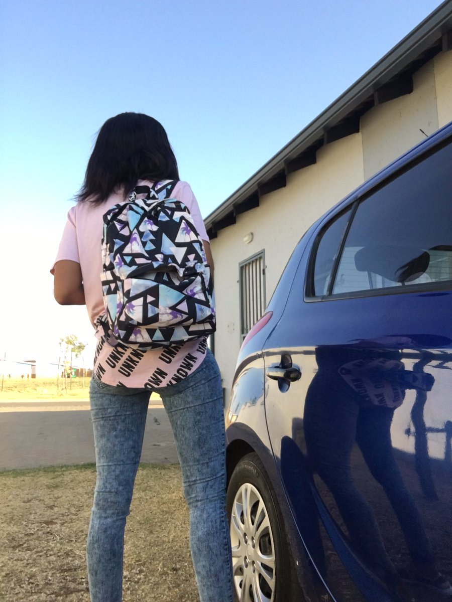tebo_kgobe's tweet photo. I have no regrets. I don't believe in looking back. What I am proudest of? Working really hard... and achieving as much as I could. I am not lucky, you have no idea how much I prayer for the things I have. #OneMoreSemesterToGo #BBAGraduate #GrowthWithGoodness https://t.co/5QazxJilp3