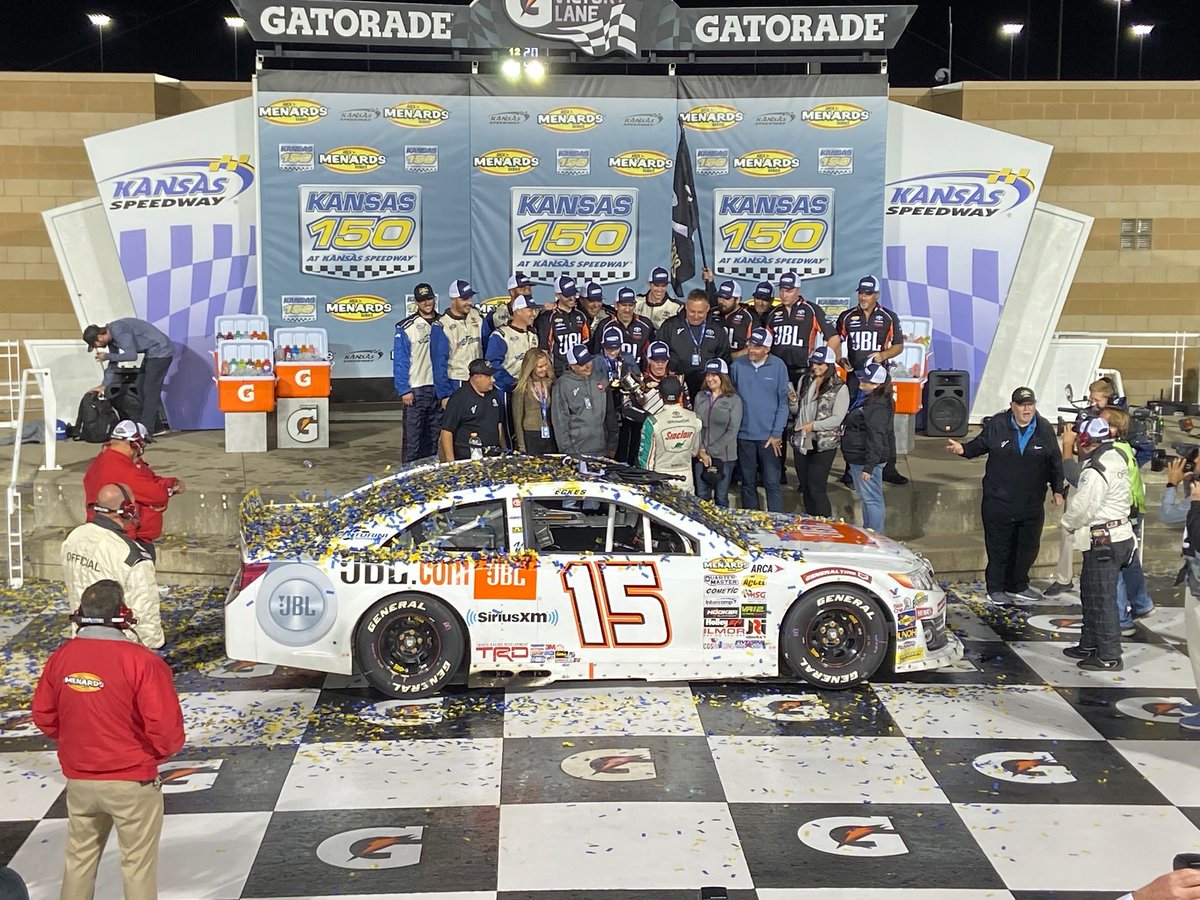 r_ARCARacing's tweet photo. Phone was dying earlier. Wanted to save battery for these. I hope you enjoyed my takeover tonight! #Kansas150 #ARCAKansas150 #ARCANightInAmerica #ARCARacing https://t.co/HZaFj9R5ZI