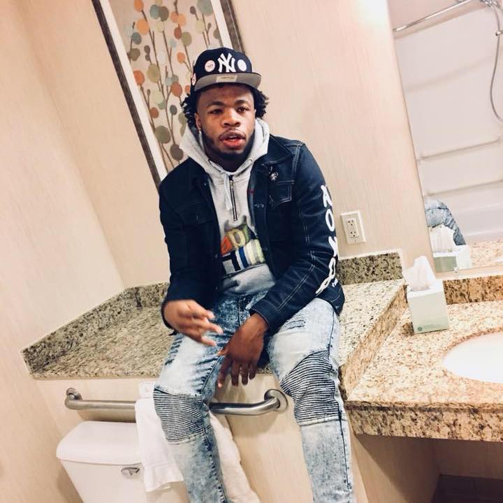 New @tha_kid_smitty  
 "So Chicago" Remix (Official Video) tinyurl.com/y3s5evh3
Dir by <a href="/RetroCrewWorld/">RetroCrew</a> <a href="/Sooeasy_/">Retro™</a>  #retrocrew #sobrooklynchallenge