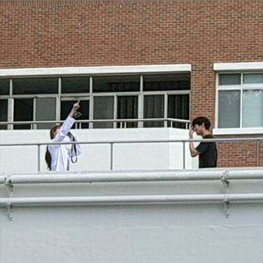 Paul Ahn & Lee Sung Kyung were spotted filming for "Romatic Doctor Kim 2"repost from  https://m.facebook.com/story.php?story_fbid=492975808216137&id=100025111665452cr. ｋ_ａｄｓｆａｎ #안효섭 #ahnhyoseop #leesungkyung #romanticdoctorkim2