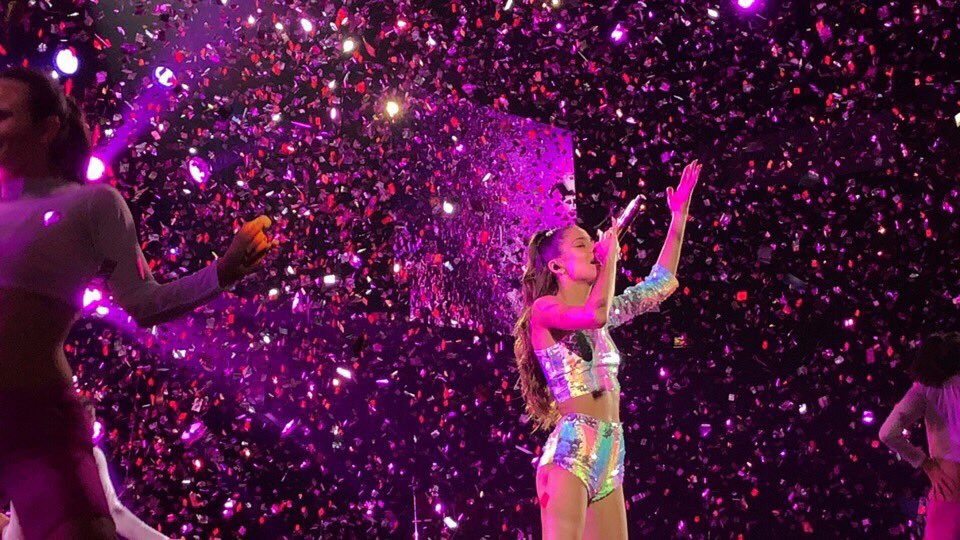 DarkTini's tweet photo. October 18: TINI performing in Buenos Aires #QuieroVolverTour [THREAD] https://t.co/H0xQHFzrxX