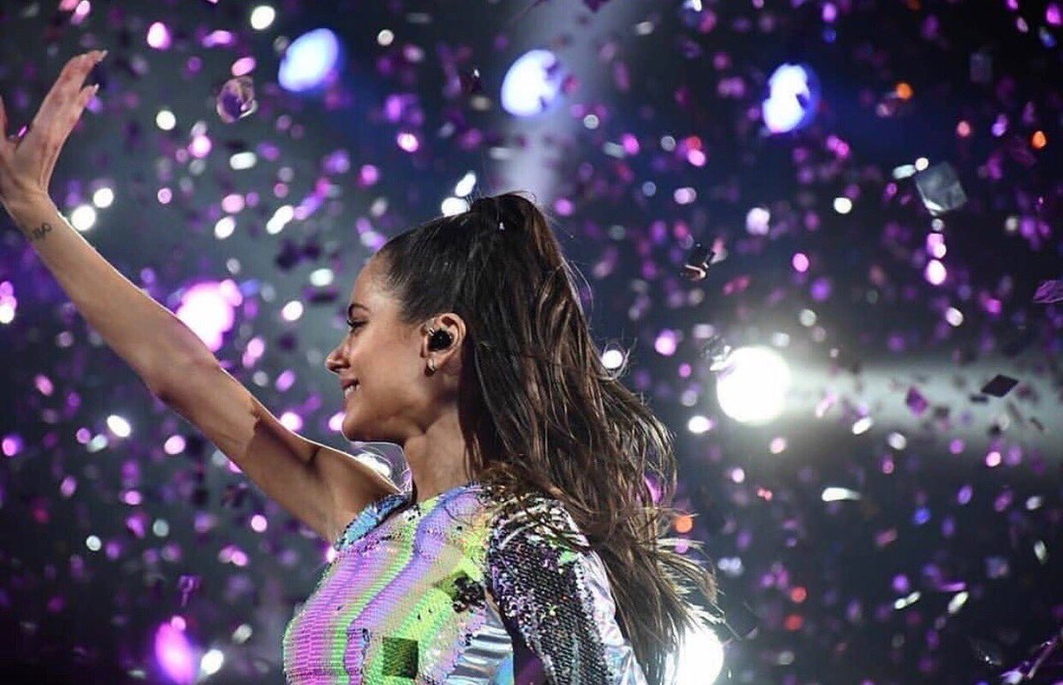 DarkTini's tweet photo. October 18: TINI performing in Buenos Aires #QuieroVolverTour [THREAD] https://t.co/H0xQHFzrxX