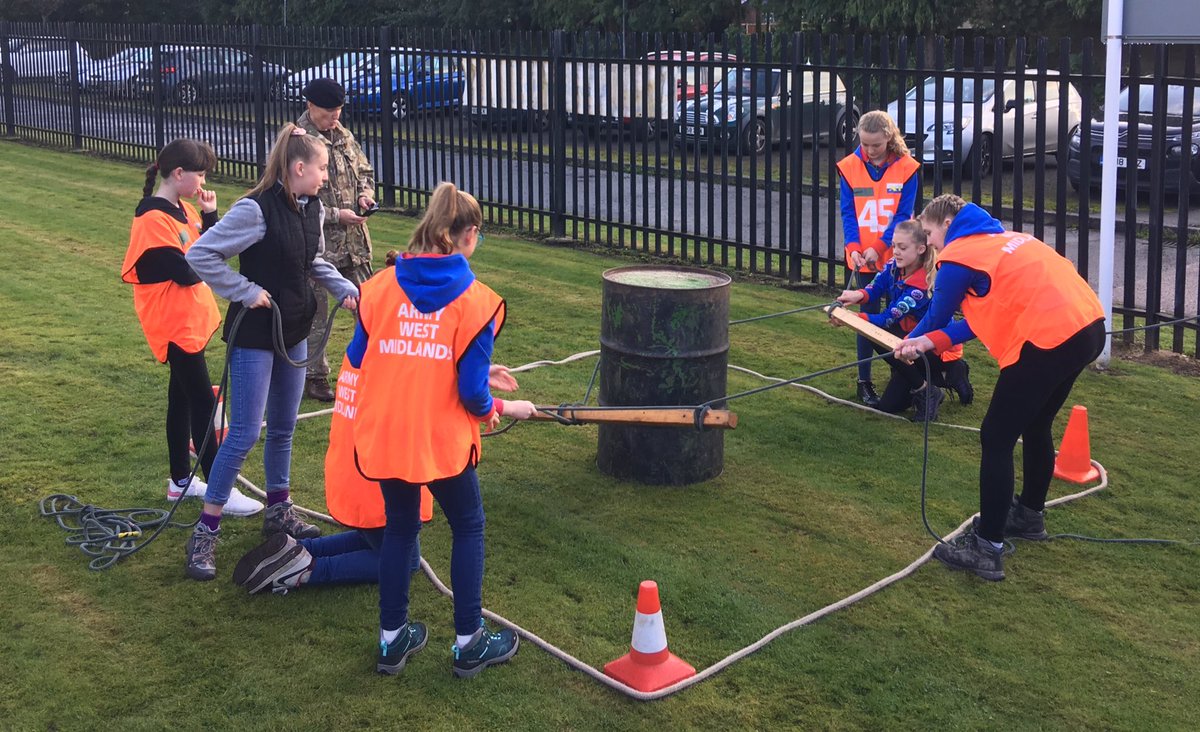 ArmyWestMids's tweet photo. It’s an early start for our latest leadership day with @Girlguiding. 28 guides from @GirlguidingWM working to gain their Leadership Skills badge with support from our soldiers.
#leadership #Everygirl #inspiregirls https://t.co/QTxw8JG85B