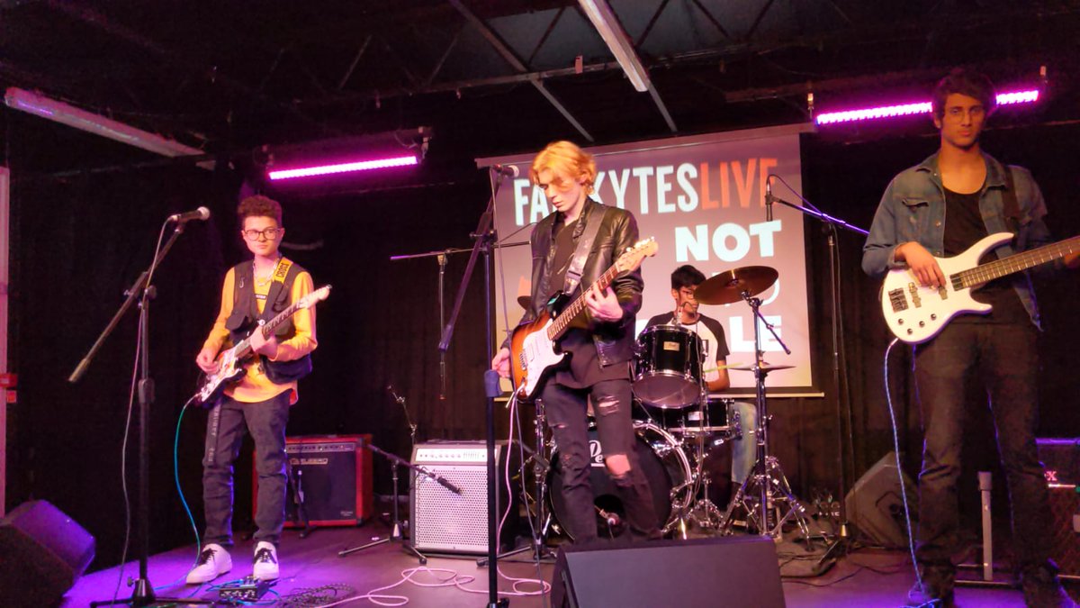 NotToScaleband tweet picture