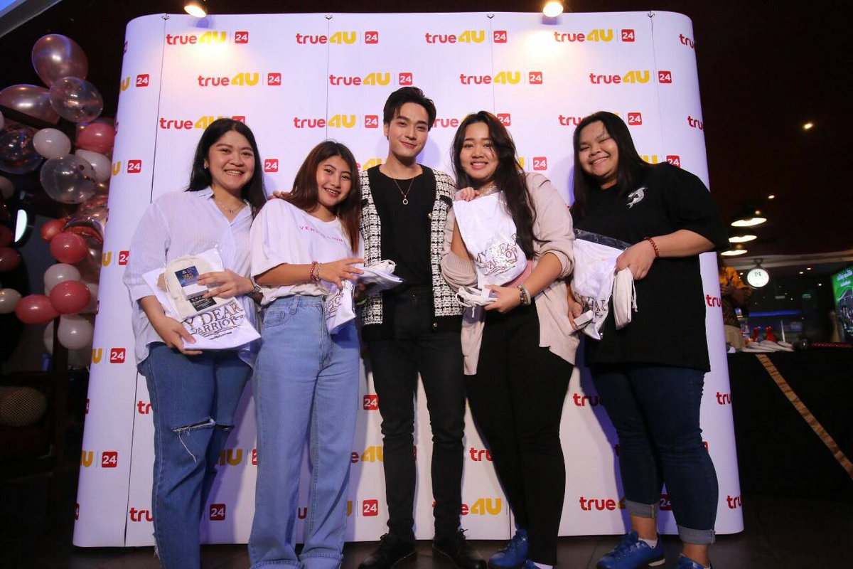 HaloThailand's tweet photo. สนุกกันอย่างเต็มที่​กับกิจกรรม #แข่งโยนโบว์ลโชว์คอสเพลย์ กับซีรีส์ดัง #มหัศจรรย์รักข้ามกระดาษ พร้อมกระทบไหล่นักแสดงอย่างใกล้ชิด​กับ​"โอบ โอบนิธิ" "อาร์ม วรท" และ "ปราง ฉัตรา โบ๊ด​"
#MyDearWarrior
#TrueVisions
#Oabnithi #ArmVarot #chatrabaude https://t.co/k8eg63ZWeA