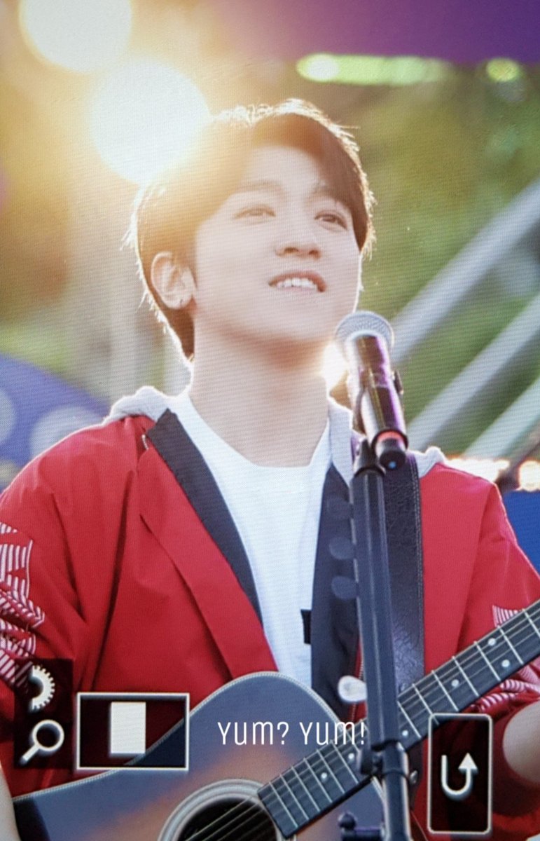 P_930116's tweet photo. 191019 GMF pre. #DAY6 #데이식스
#성진 @DAY6_BOBSUNGJIN 
갓성진 천지개벽 https://t.co/pZPukBhGpF