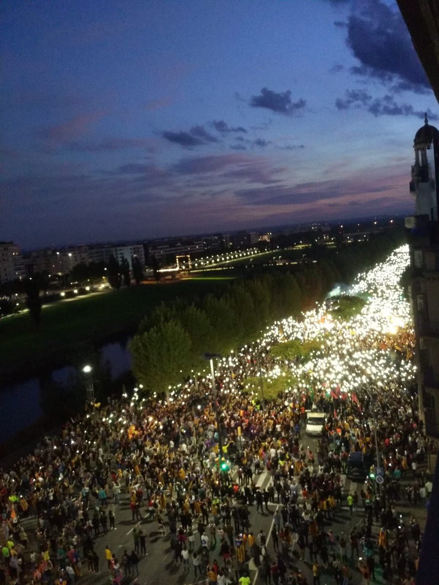 viquirepublica's tweet photo. 📌Esos  que acusan a los catalanes de violentos.... son los mismos que tenian de confidente al Imán de Ripoll
(Lleida2019) https://t.co/iOkf8Iauiy