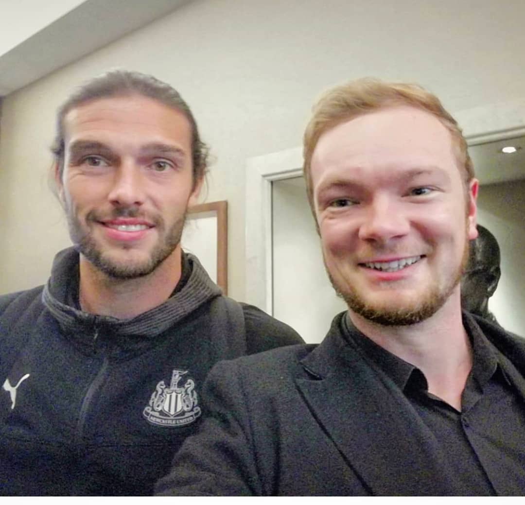 AnthonyRhodes9's tweet photo. Can't believe my luck meeting these football legends and heroes in the past 24 hours! #andycarroll #robertpires #ciaranclark #petrcech #football #epl #bbcfootball @bbcfootball #heroes #legends #nufc #newcastle #CHENEW #arsenal #chelsea #afc #cfc https://t.co/9OKcb9gX1n