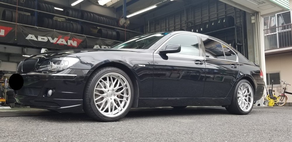 tgkomaoka's tweet photo. BMW 7シリーズにWORK グノーシスHR201
20インチを装着!
今回はノーマルリムでリムを深くして
ブラッシュドで渋く決まりました^^
#BMW #7シリーズ #WORK #HR201 #20インチ https://t.co/2vND3m7REG