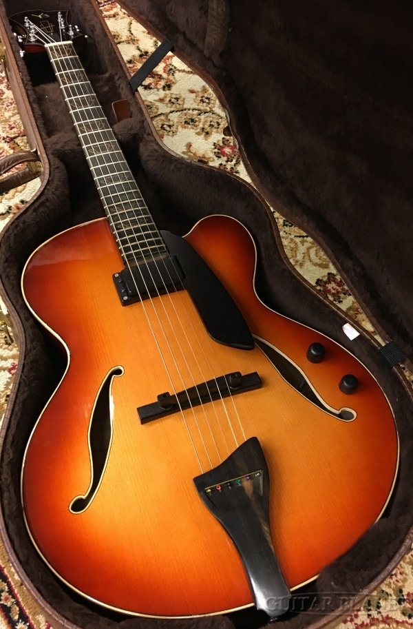 electric_gp's tweet photo. 【フルアコ&amp;ジャズギターフロア】

Victor Baker Model 16 -Sunburst- 中古品入荷！

遂に中古品が出ました！！しかも極上ウドマテリアル！！
コンディション良好で即戦力間違いなし！
お見逃しなく！！！

https://t.co/Q61ZvnbHpU

#ギタープラネット #Jazz #ジャズ #フルアコ #VictorBaker #箱物 https://t.co/VwpxNbtDHr