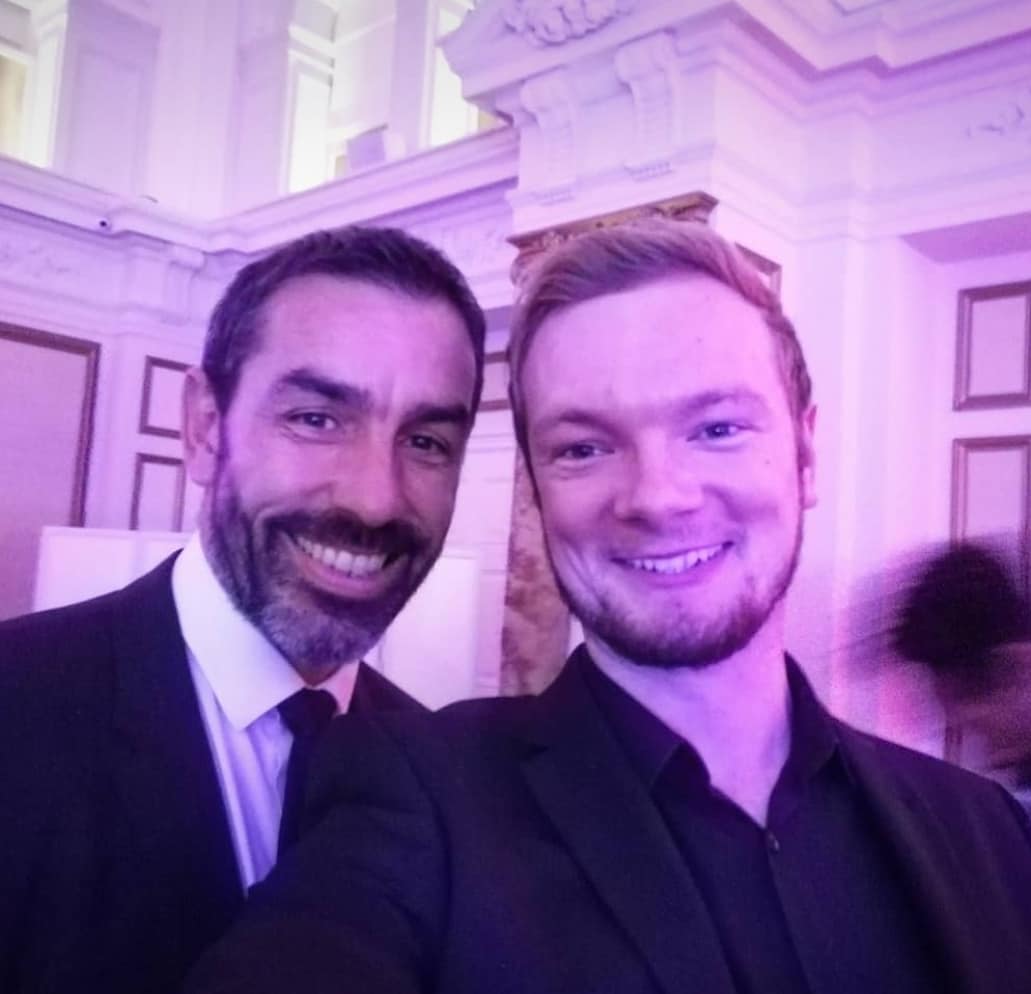 AnthonyRhodes9's tweet photo. Can't believe my luck meeting these football legends and heroes in the past 24 hours! #andycarroll #robertpires #ciaranclark #petrcech #football #epl #bbcfootball @bbcfootball #heroes #legends #nufc #newcastle #CHENEW #arsenal #chelsea #afc #cfc https://t.co/9OKcb9gX1n