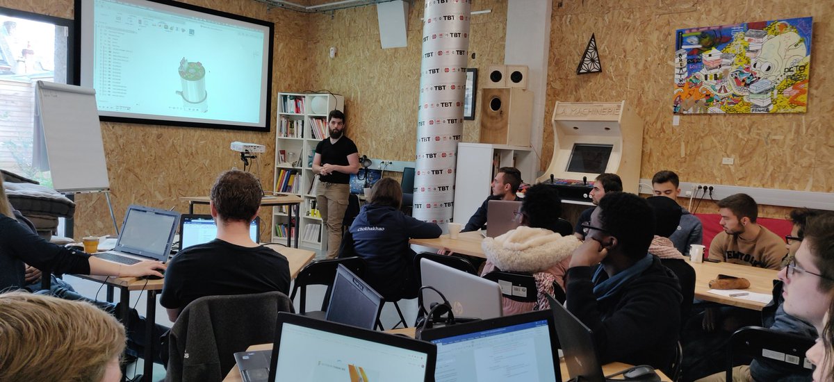 UniMakersAmiens's tweet image. Journée de formation au outils de réalisation techniques et de gestion d&apos;équipe pour la robotique au sein de la @Machinerie  avec @valrobotik et @LesKaribous. @barbatronic 
#CDR2020 #Makerfight2020