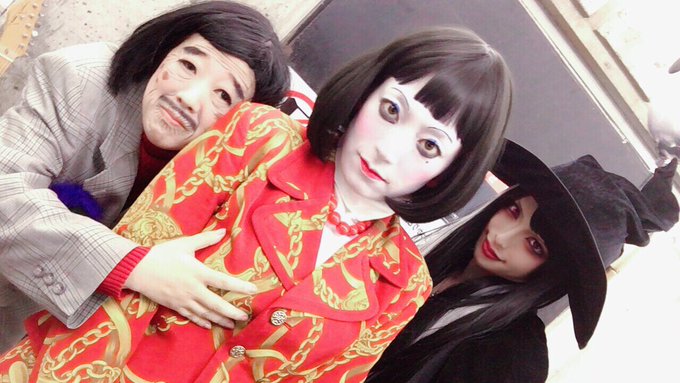 日本エレキテル連合のお二人ときるしゅたいん🇯🇵見て！おっぱい触ってる！！！！  私も手を添えたらお決まりの"ダメよ〜ダメダメ"がはじまりますかね笑  楽屋では誰よりも挨拶をしっかりなさってて敬意を抱きました✨またお会いしたいです☺️ありがとうございました！<a href="/tag/%E3%82%AF%E3%83%AD%E3%82%A8%E3%81%A1%E3%82%83%E3%82%93%E3%81%AE%E6%B0%97%E3%81%BE%E3%81%90%E3%82%8C"class="tags"><span>#クロエちゃんの気まぐれ</span></a>