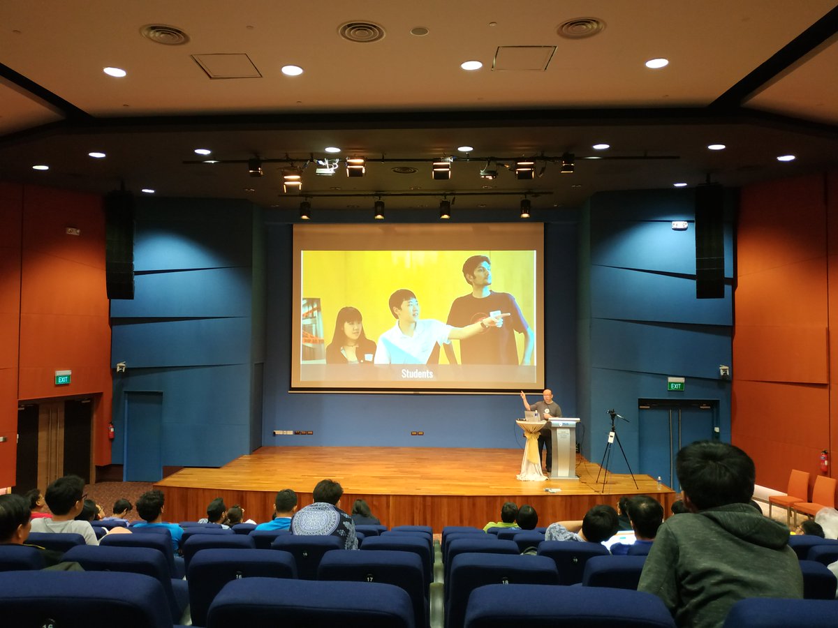 Michael bringing much nostalgia in 'The Singapore Tech Community - A 10 year retrospective' #geekcampsg