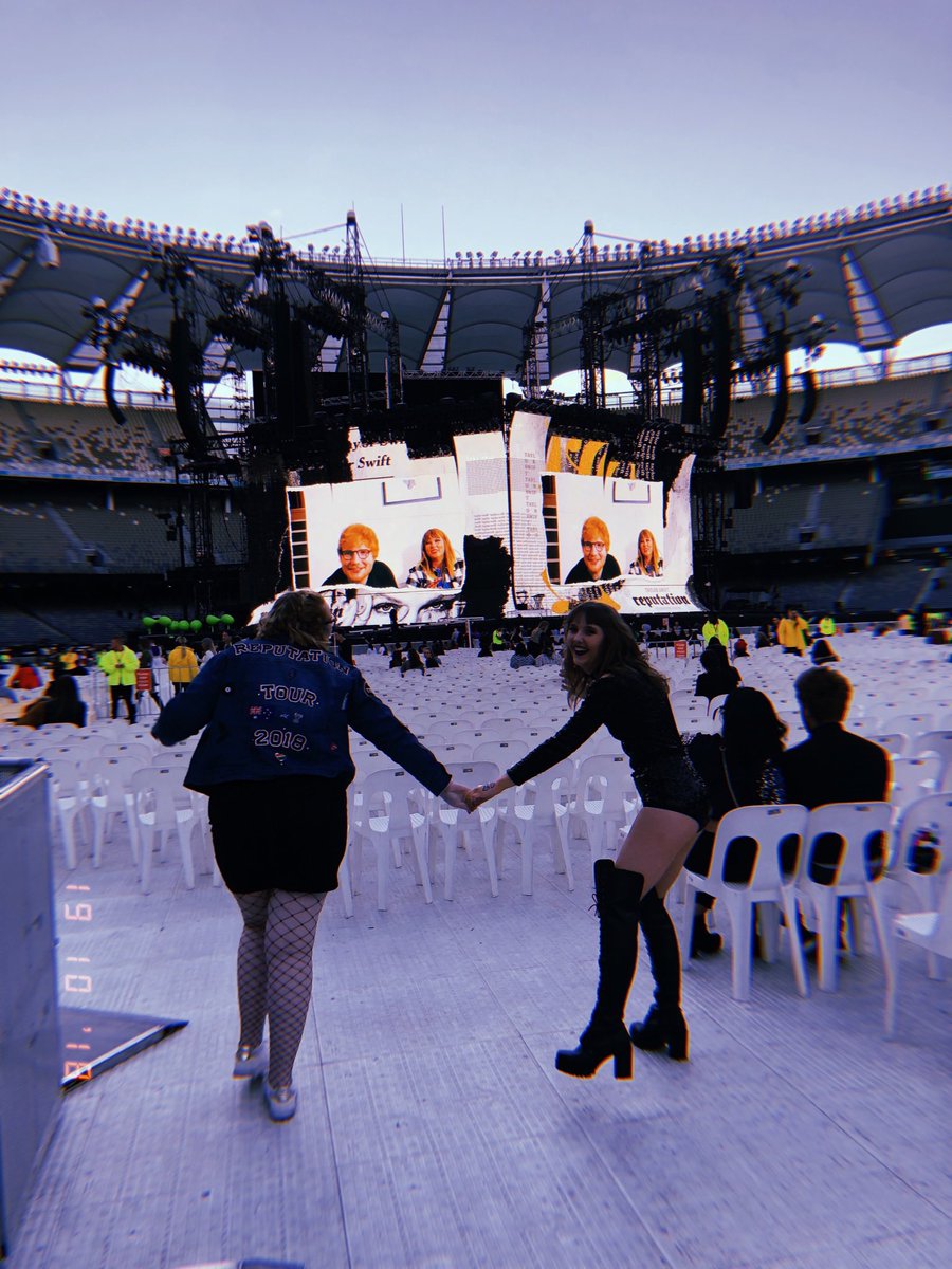 islandbreezeee's tweet photo. about a year ago ๐ฅฐ #reptourperth @taylorswift13 @cruelsummerhoe @adazzlinhaze @charlibawden @jimmymcarthur88 โจโค๏ธ๐ https://t.co/rEjk6mC6Aa