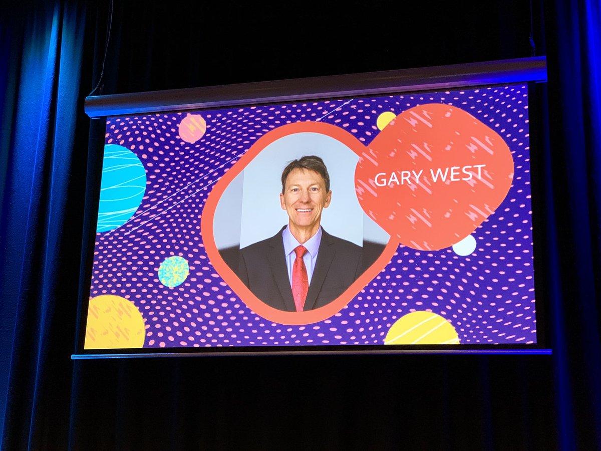 nissen_l's tweet photo. PSA QLD awards phenomenal contribution and great advocate and mentor for pharmacist. Can’t think of a better person to receive this award. Congratulation Gary! @PDL__ https://t.co/kBD6tXQ1C7