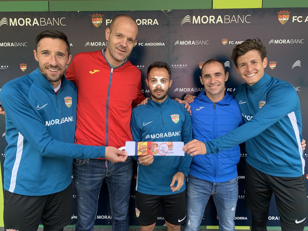 GolSolidariAnd's tweet image. Una temporada més el @fcandorra  🇦🇩⚽️🔝, amb tots els seus equips, lluirà el nostre braçalet solidari @Innhero_wear amb el record d’Emili Vicente “HAY QUE SEGUIR”, gràcies als capis @FedeBessone @LudoClemente10 @ruben_bover 😉👏🏻👏🏻 #fcandorra #andorra #2aB #roadtochampions