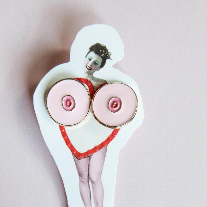 helloQPIN's tweet photo. This Breast Cancer Awareness Month do something GREAT: "Touch yourself" get to know how your breasts normally look and feel so you can spot any unusual changes and inspire women around you to do so too! #breastcancerawareness #breastcancermonth https://t.co/rRxmSGUW66 https://t.co/y92BotwQni