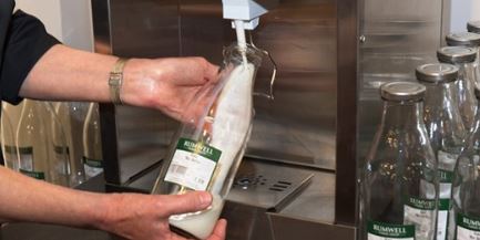 FabFarmShops's tweet photo. @rumwellfarmshop in #taunton #somerset are doing their bit and have introduced #milk vending machines 👍
You can purchase one litre reusable glass bottles OR simply take your used plastic milk bottles &amp; #refill. 
#rumwell #farmshop #reuse #recycle #shoplocal https://t.co/gcqOGaI8Ld