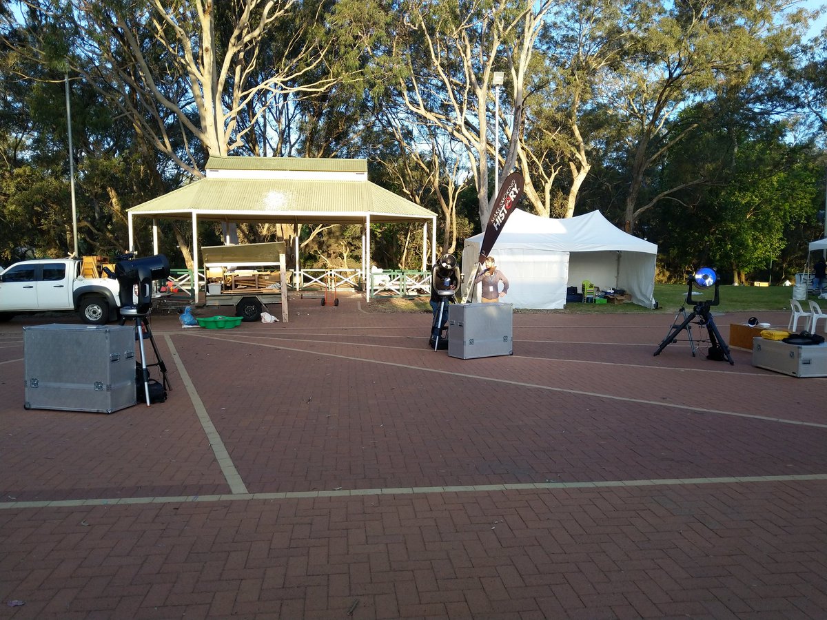 perthobs's tweet photo. #Perth #WA We've got the telescope setup and we'll be showing people some cool objects in the sky tonight at the #KelmscottShow tonight come down and say hello have a stellar time at the show
#Kelmscott #Armadale #perthnews #perthevents #perthlife #perthtodo #perthhappenings https://t.co/OOeEFBd2dq