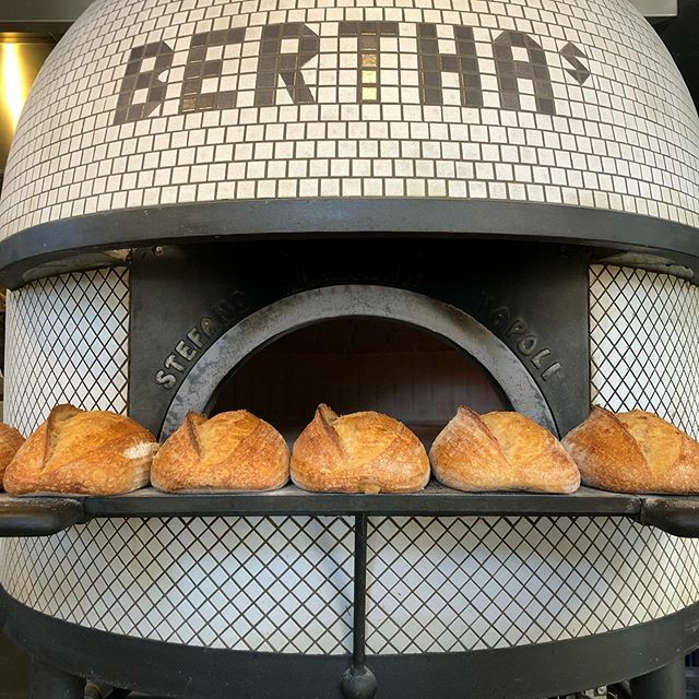 BerthasPizza's tweet photo. #berthasbread https://t.co/XcqGIn2yJg