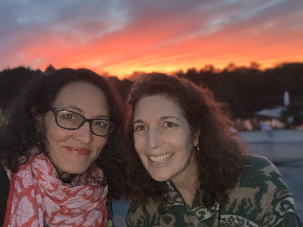 elysedashew's tweet photo. Yesterday...From Friday prayer at the Islamic Society of Greater Charlotte...to this breathtaking sunset in the MacAulay neighborhood in Huntersville...today I fully experienced the beautiful tapestry that is Mecklenburg County. What will today hold? #LivingAtLarge https://t.co/zLMcYjXVuG