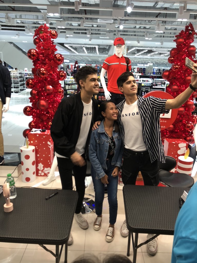 KaibiganOFC's tweet photo. Hanford meet and greet in Bacolod. Kaibigan, right? #kaibigan #kaibiganmovie #perkinspired #hanfordph #hanford https://t.co/yVv0HRxYHy