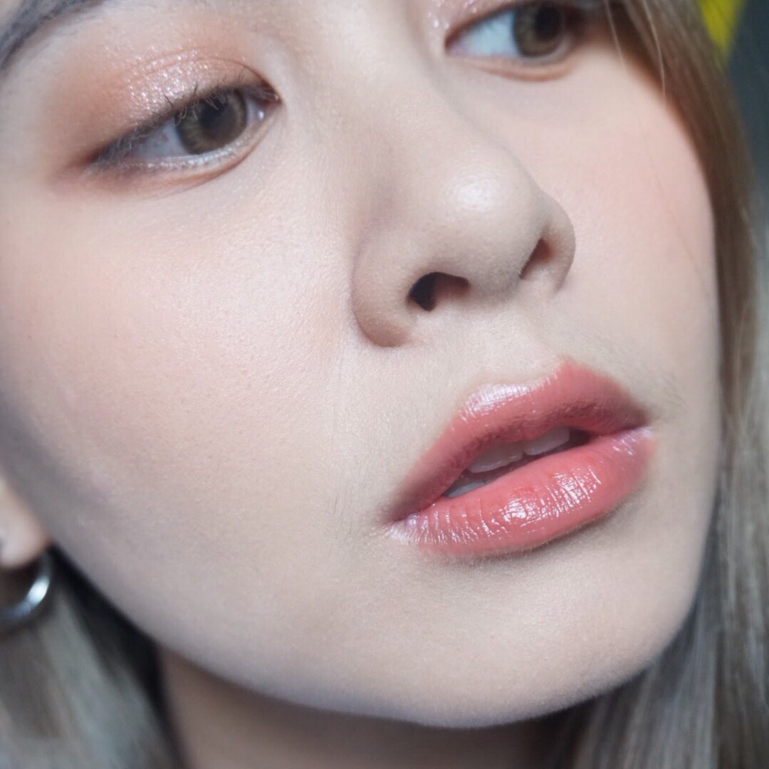 Ployromeoz's tweet photo. สวยจนต้องยอม Cezanne เบอร์ 101 สีดีมาก ละมุน ชุ่มชื่น ธรรมชาติ ฮือออ ชอบมาก ไปตำ น่าจะ200นิดๆ #ไว้รีวิวห้ามขายของโว้ยยย #ลิปสติก https://t.co/T69pf1TYpw