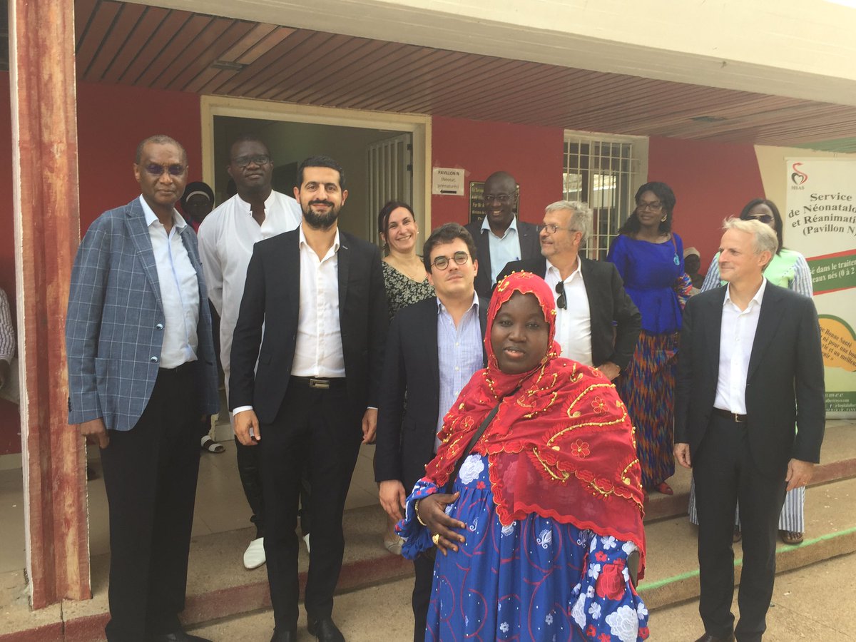 CarrereFlorence's tweet photo. [#Solimed] À Dakar, au Sénégal🇸🇳, pour la remise de matériel médical et formation à son utilisation par l’équipe #AXAPartners, #AXASénégal à l’hôpital pour enfants Albert Royer. #CorporateResponsibility https://t.co/6rtOCtUY9q