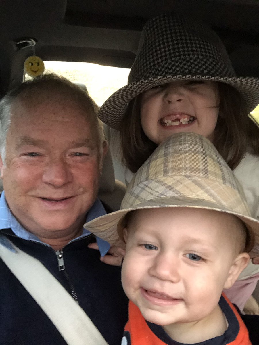 bagshaw2112's tweet image. It’s Haturday !! #grandkids #noteeth