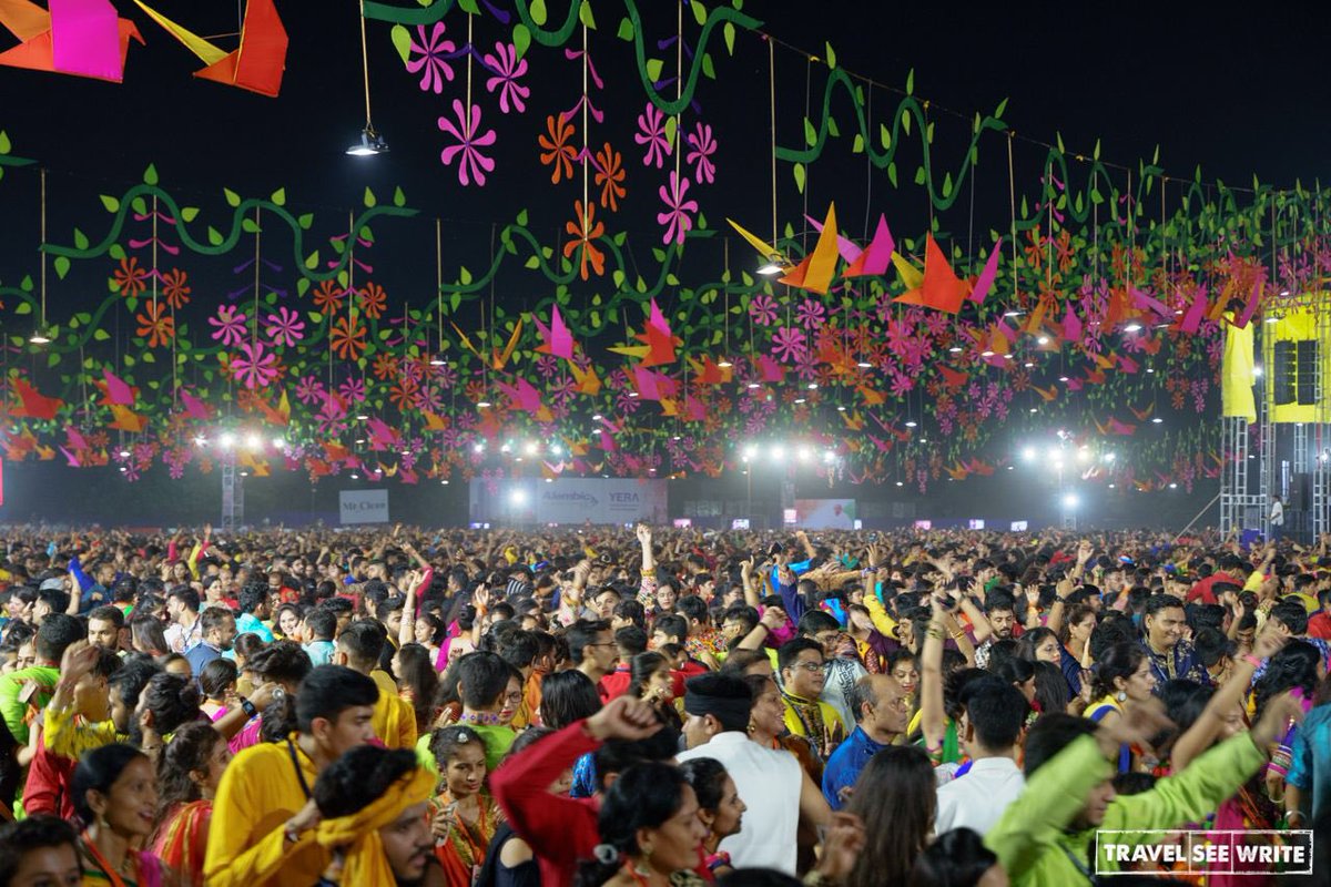 TravelSeeWrite's tweet photo. Garba is played, not danced.
Tell me how 50,000 strangers from 12 years to 80 years of age are able to synchronise, step by step, twirl by twirl.
โ
#GujaratTourism #LetsGarba #NavliNavratri2019 #navratri2019 #Gujarat #IncredibleIndia #Festival @GujaratTourism https://t.co/eFUaTKBBV7