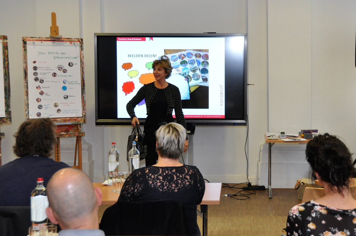 ellenbudde1's tweet photo. Zeven jaar #trainingen en #coaching gegeven aan #projectmanagers van de @ProvincieNB. @AMKwadraat @ariannesimons  Wat een feest! https://t.co/bFNvLWkQ90 https://t.co/8w9XJMqREZ