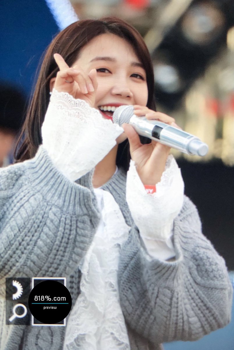 818com1's tweet photo. 191019 그랜드 민트 페스티벌 2019 프리뷰 프리뷰 #Apink #에이핑크 #정은지 (@Apinkjej )
언니 떠분에 아주 아주 즐거운 주말이 됐어요 ♡ https://t.co/tfWxOhgREQ