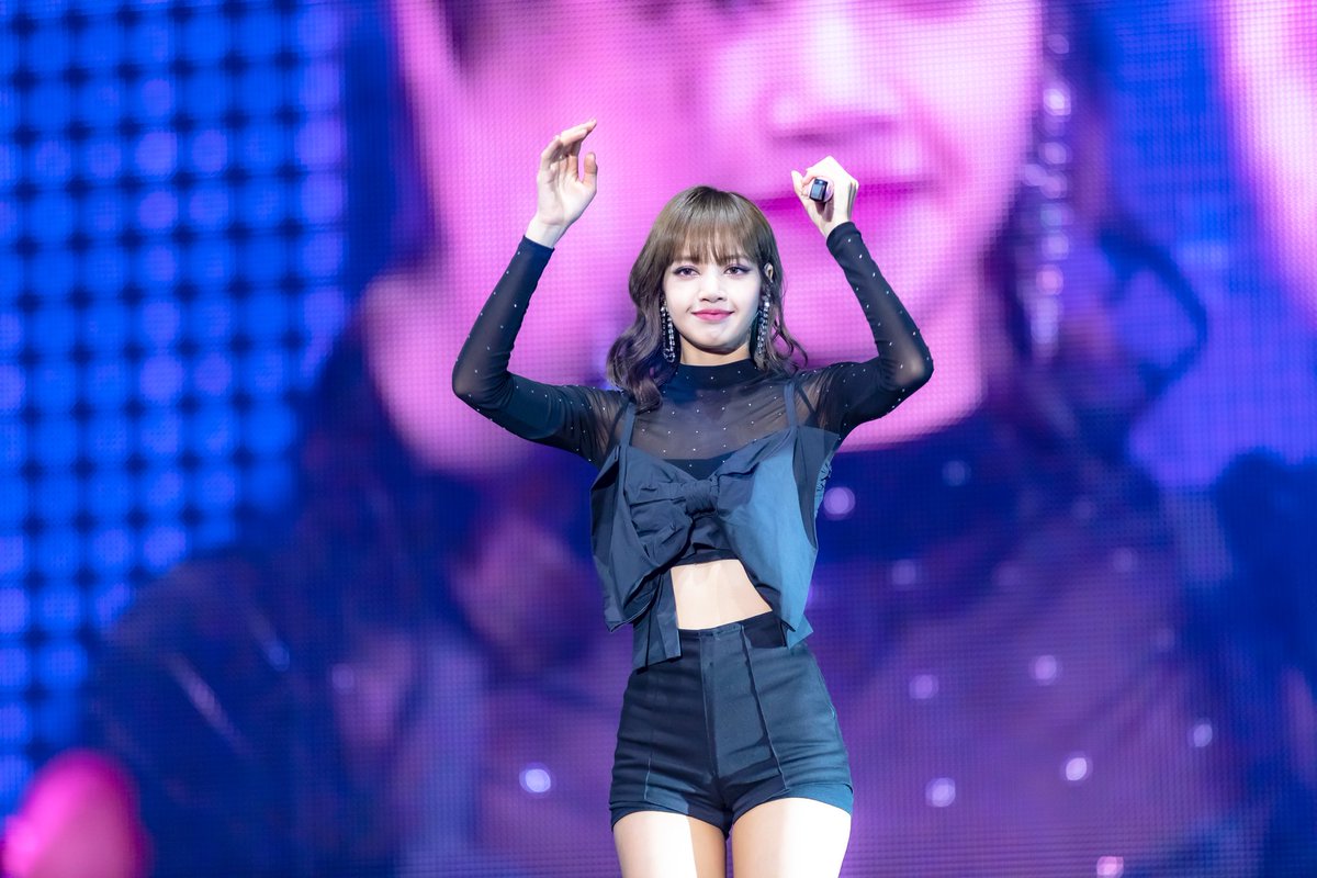 junsuzy3298s's tweet photo. 190921 BLACKPINK 2019 PRIVATE STAGE
[Chapter1］オリンピックホール

リサ❤️🎉

#블랙핑크 #BLACKPINK #ブラックピンク
#리사 #LISA #リサ https://t.co/4iBkSbqAdT