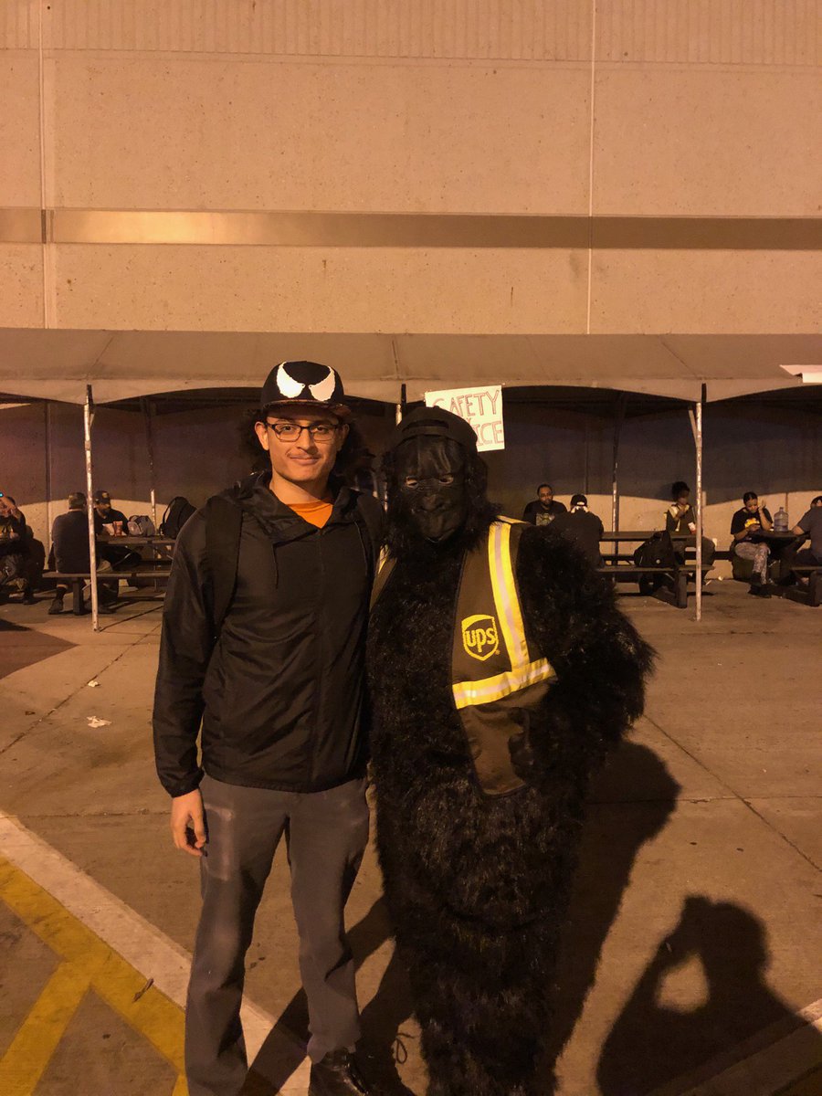 EhrhardtZak's tweet photo. Ontario Twilight Mascot Pep Rally! Meet our safety mascot Mr DOK!!#StayCalmHaveFun #bestmascot #SafetyPepRally 
@Jrindafernshaw.  @OntarioPMDiv @nick_iannacone2 @SoCalAnt_Rigual @hrbobby @melirere @HR_Christine https://t.co/4tsPaSDgSa