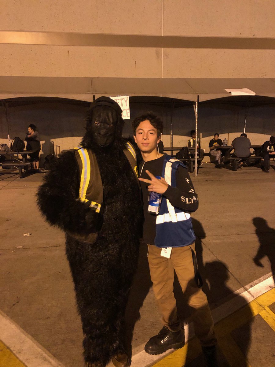 EhrhardtZak's tweet photo. Ontario Twilight Mascot Pep Rally! Meet our safety mascot Mr DOK!!#StayCalmHaveFun #bestmascot #SafetyPepRally 
@Jrindafernshaw.  @OntarioPMDiv @nick_iannacone2 @SoCalAnt_Rigual @hrbobby @melirere @HR_Christine https://t.co/4tsPaSDgSa