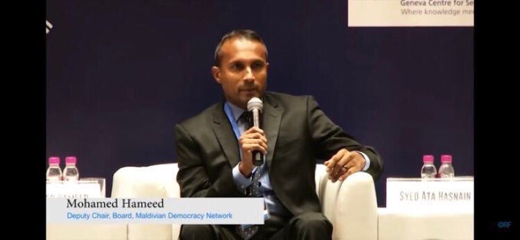 AhmedThaariq's tweet photo. MDN ge massala balan MDN ge Deputy Chairperson, Police Commissioner Hameed isthiufaa dhevva. Manikufaanu ah haqqeh noon Dhivehi dhaulath ge maqaameh adhaa kuraakah. @PoliceMv @dr_iyaz @alizaid1000 https://t.co/RPf4Eg9tOB